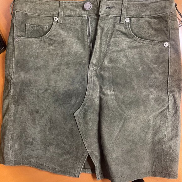 NEW WITH TAGS Blank NYC x Free People Green Suede Skirt - Size 24 - Picture 1 of 2